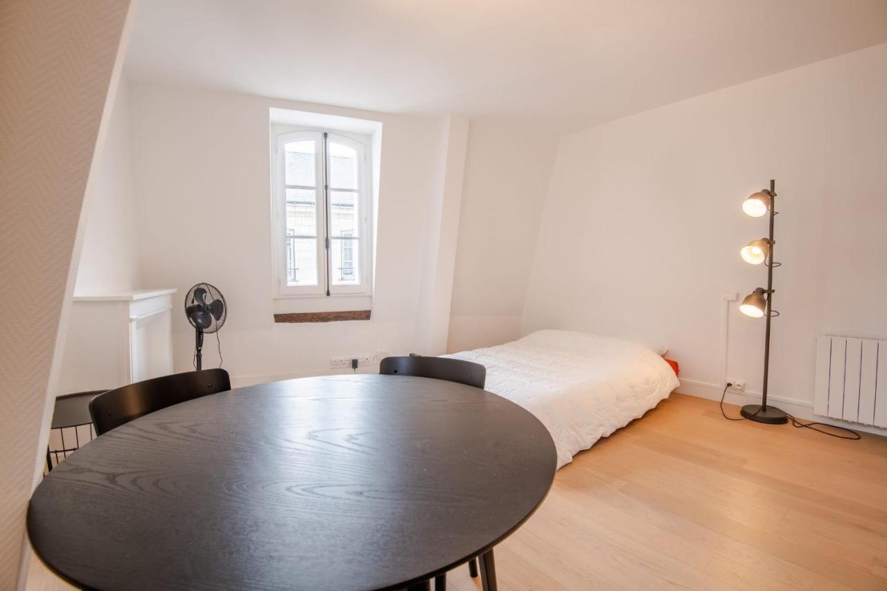 Recent Studio A Deux Pas Du Vieux Tours Apartment Exterior photo
